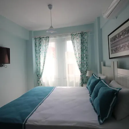 Nilada アパート ボズカーダ