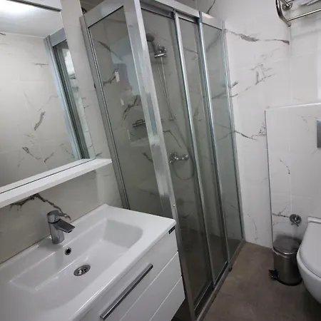 Nilada Apartment *