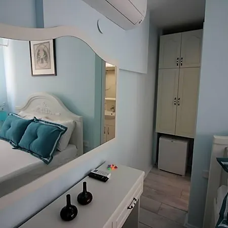 Nilada Apartment *